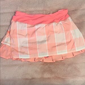 Coral lulu tennis skirt with ruffles on the back